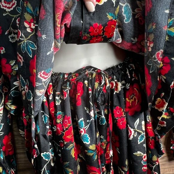 Cabernet Sleepwear | Silky Black Floral Feminine 2 pc. Pajama Set | Size XL - Picture 4 of 16